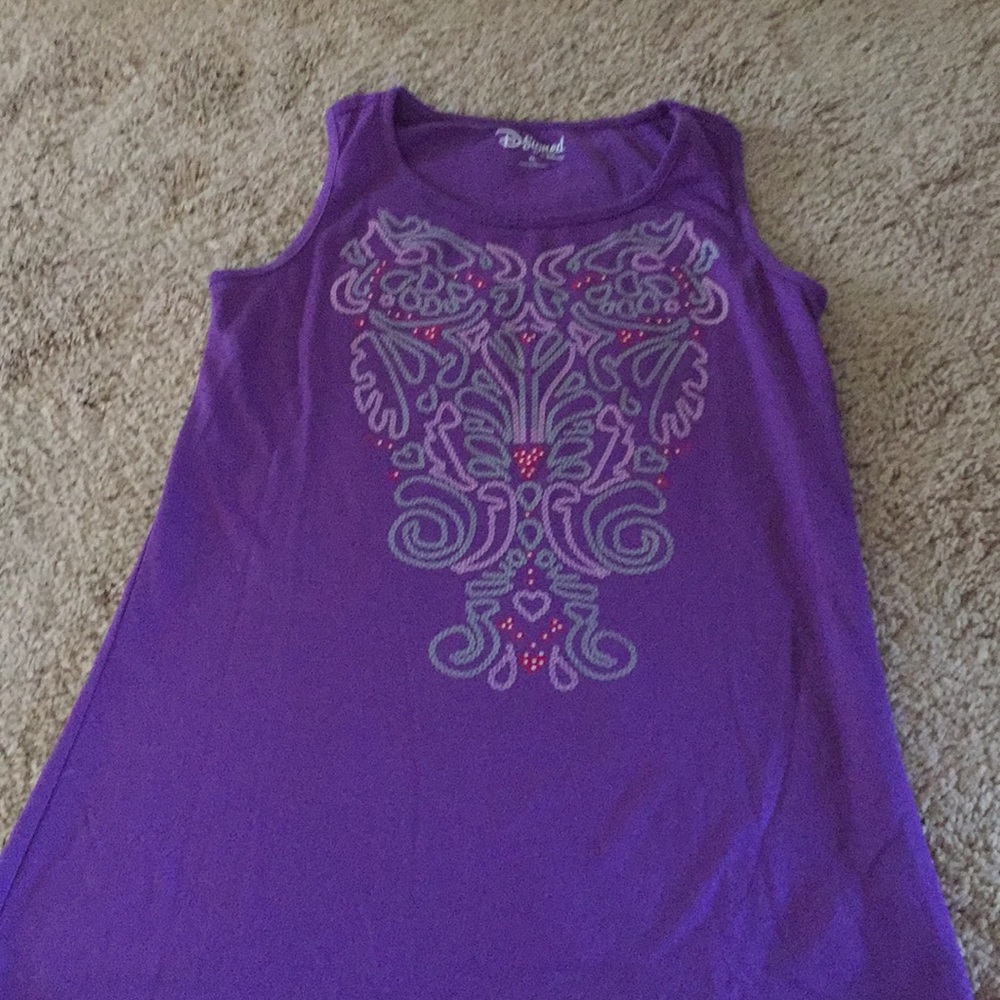 loose but tight fitting top